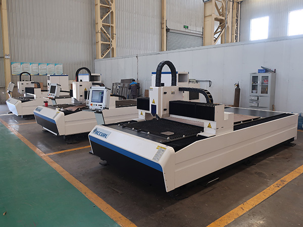 CNC Lazer Üretimi 1000 w 2000 w 3kw Korumalı Metal fiber lazer kesim makinesi