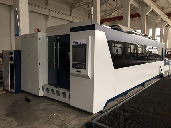 Tam Kapalı Palet Masası CNC Fiber Lazer Sac Kesme Makinesi