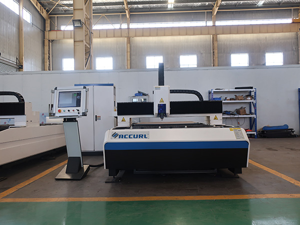 İyi Satış CNC Raycus Fiber Lazer Kesim Makinesi 1000 W