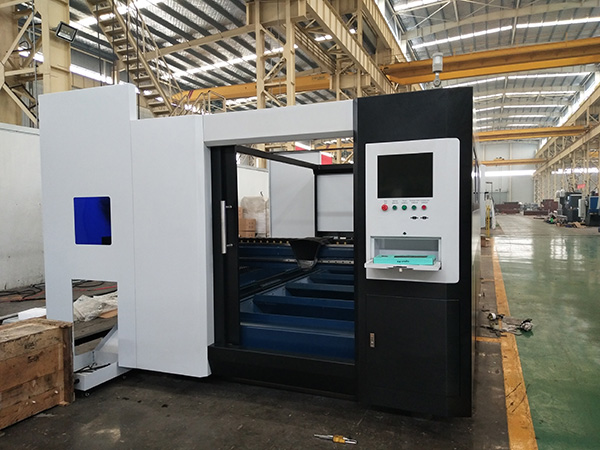 Yüksek Hassasiyetli 3000x1500mm Küçük 1000w 1500w Fiber Lazer Kesim Makinesi Fiyat